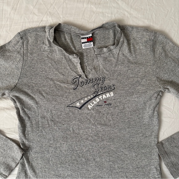 Y2K Tommy Hilfiger baby long sleeve tee - Picture 2 of 3